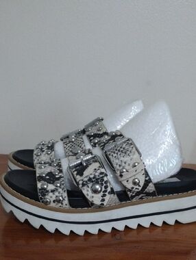 Steven Platform Sandals